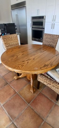 Kitchen table with extension leaf
