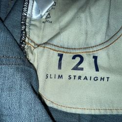 Lucky Jeans. 121 Slim/straight Fit.  38/32