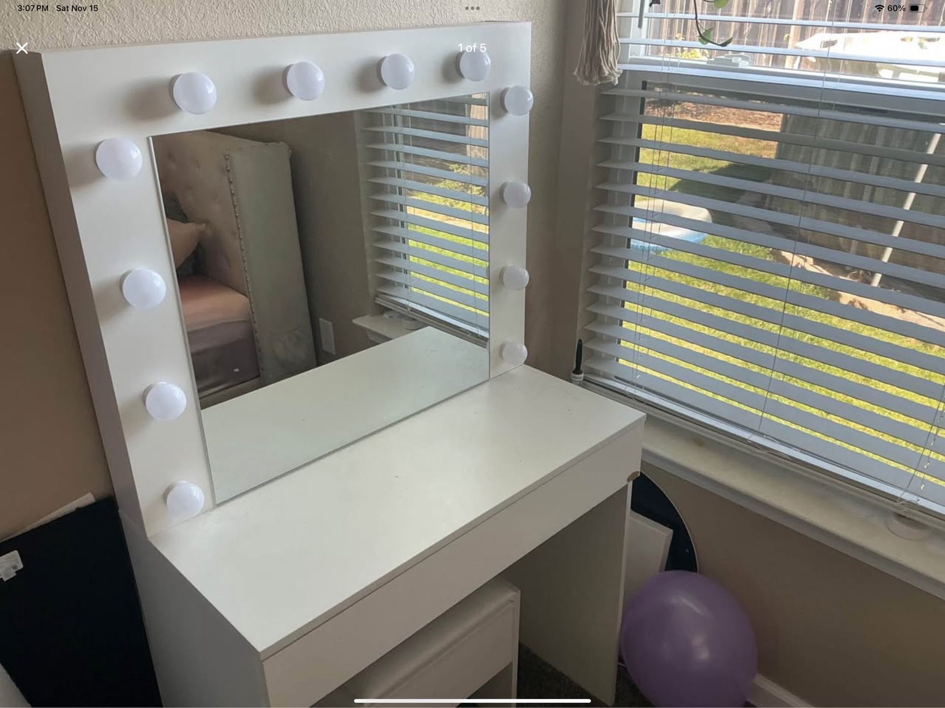 Girls Vanity With Stool And Led Lights, Like New