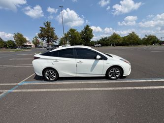 Toyota Prius 2018 four Touring