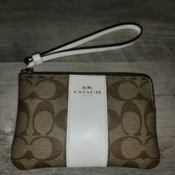 Coach Corner Zip Wristlet 