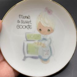 1985 Enesco Precious Moments Mom's A Sweet Cookie Mother's Day Small Plate