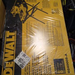 Dewalt 10in High Capacity Wet Tile Saw With Stand 