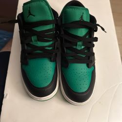 Air Jordan 1 Low 553560-065 Green Basketball Shoes Sneakers Size 6.5Y