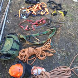 Safety harness/climbing gear and 3 60 foot ropes