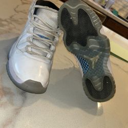 Jordan 11 Legend Blues 