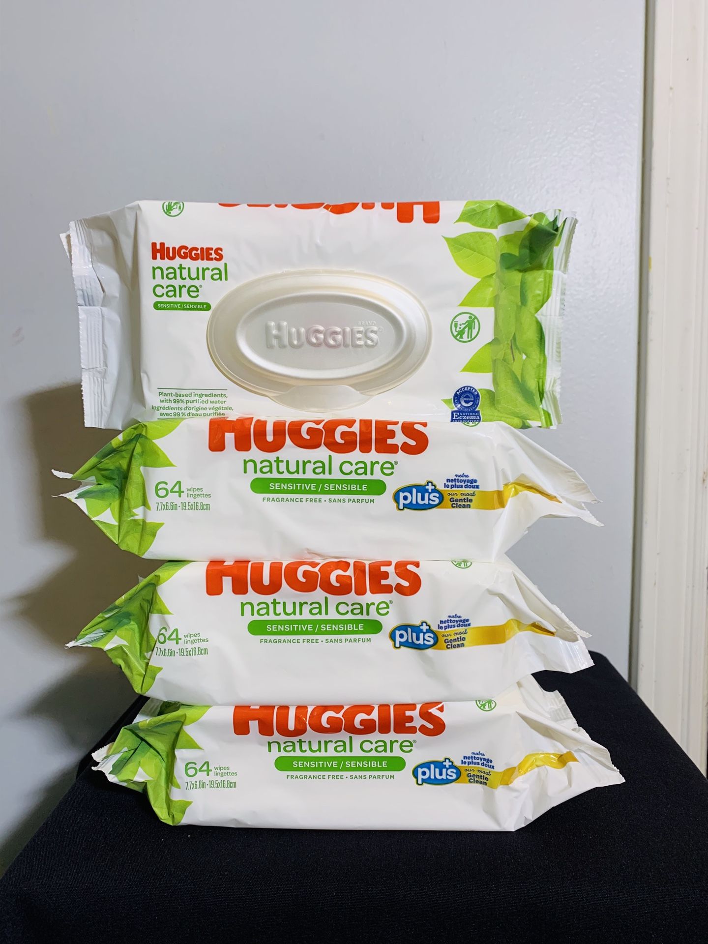 Huggies wipes . — 4 x $10