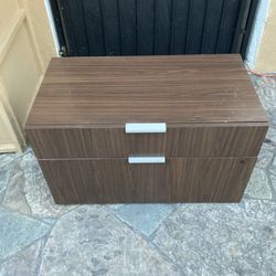 2 Drawer File cabinet with lock snd key