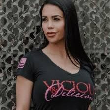 Women’s size XL Grunt Style Vicious & Delicuous V neck shirt black pink