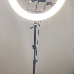 Ring  light with stand
