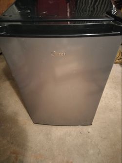 Like New Midea Mini Refrigerator