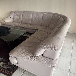 Gorgeous plush postmodern 1980s  Natuzzi Leather sectional - Excellent Condition 
