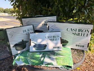 Simmer & Sizzle Clover Collection Cast Iron Set