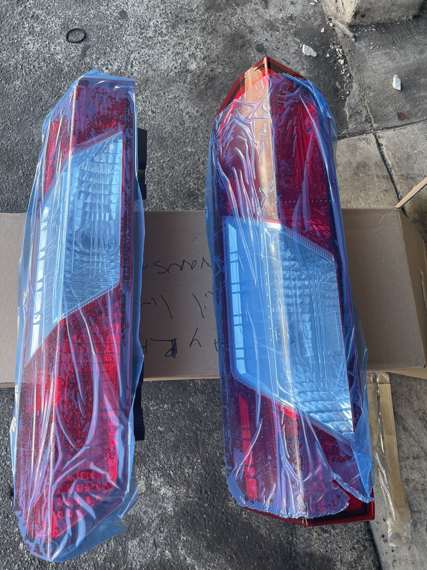 15 /19 Ford transit Taillight
