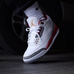 Air Jordan 3’s “Cardinal’s”  5.5Y…..6.5Y….7Y….