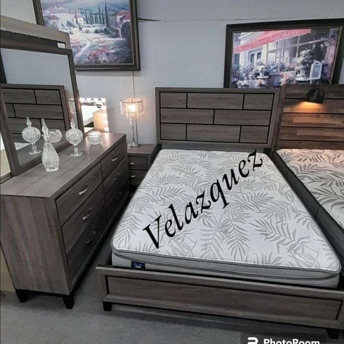 ✅️✅️ 4 Pc Akerson Queen Bedroom Set  (Mattress not included)✅️