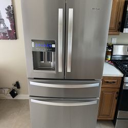 SALE: Refrigerator