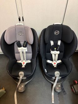 2 Cybex Sirona S 360 degree car seats