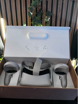 Oculus Meta Quest 2 256GB – Excellent Condition – Box & Controllers