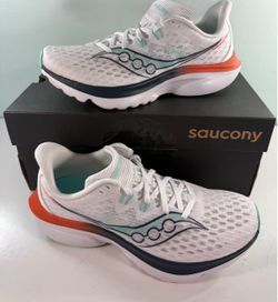 NEW Saucony Kinvara 16 Women's Low Top Trainer Shoes - White/Navy