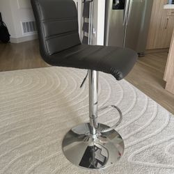2 Bar Stools 