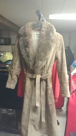 Woman's leather and faux fur coat sz Med?? 100% real fur and leather