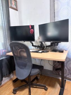 Complete Gaming PC Setup – 2 Monitors + Electric Standing Desk + Accessories