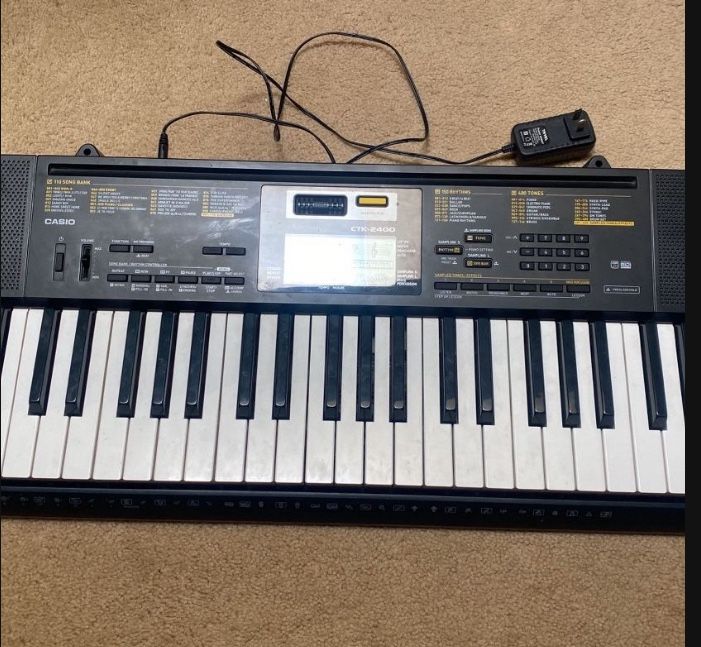Casio CTK-2400 Keyboard, Works Well!