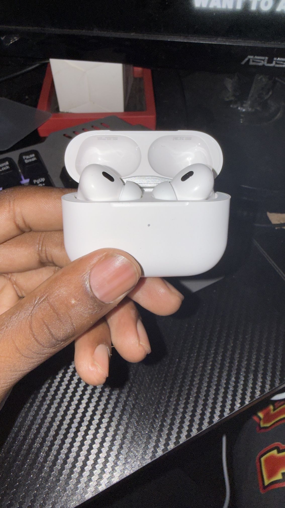 Apple Airpods Pro 2 with Wireless Charging Case
