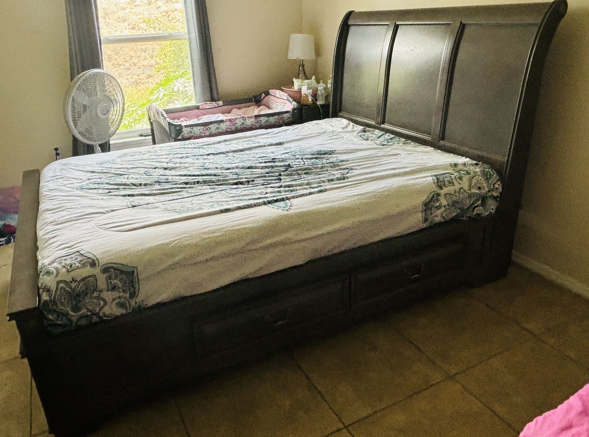 Queen Bedroom Set