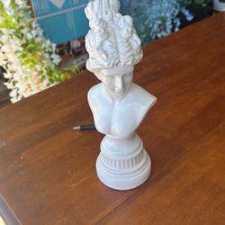 Statue 