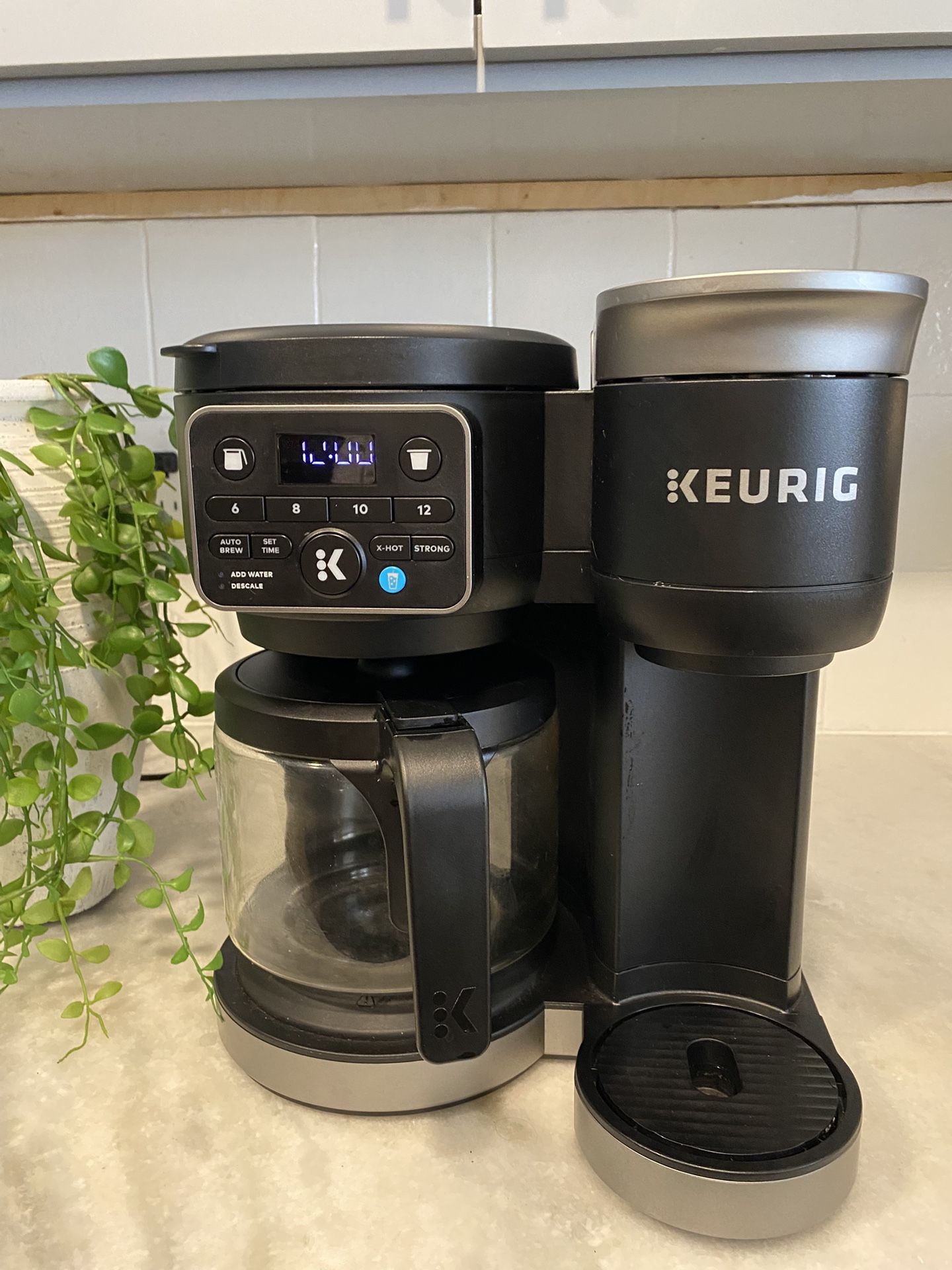 Open Box KEURIG K Cup and The Pot 2 In One Was Purchased For $250 Sell In It For 130 Ur
