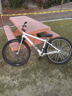 white 29inch crew