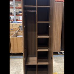 LQQK .... UNREAL CHEAP PRICING  ON THESE WARDROBES... 10 Available 