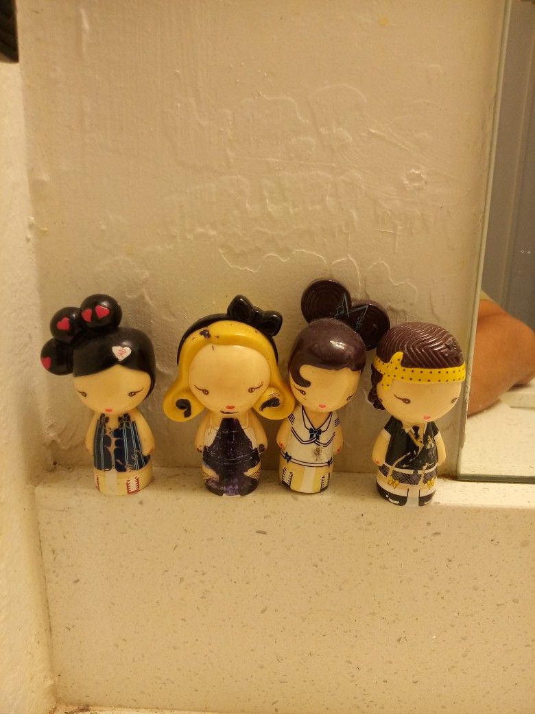 Gwen Stefani's "Harajuku Lovers" Set (empty)