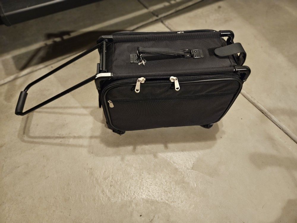 New large heavy duty metal frame rolling camera gear case