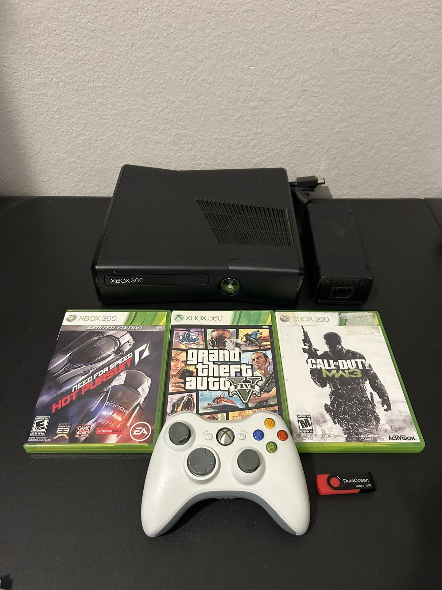 Xbox 360 Bundle 16GB