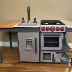 Play Kitchen That Makes Sounds 