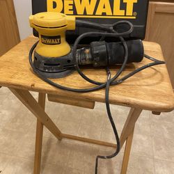 De Walt Orbital Sander Model Dw421K