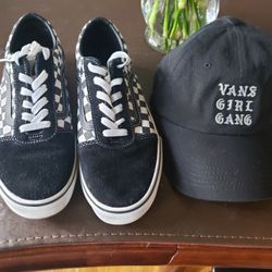 Vans Youth  Size 6 Sneakers/ Hat