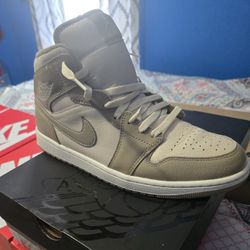 Air JORDAN 1 MID 