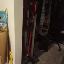 Milwaukee 2-in-1 Convertible Hand Truck / Dolly - Aluminum (800lb Capacity)