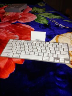 30 Pin iPad Keyboard Dock