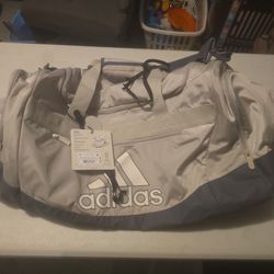 DEFENDER IV MEDIUM DUFFEL BAG