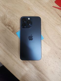 Iphone 15 pro mqx 256gb.... unlock any sim
