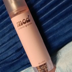 Ariana Grande Perfume 