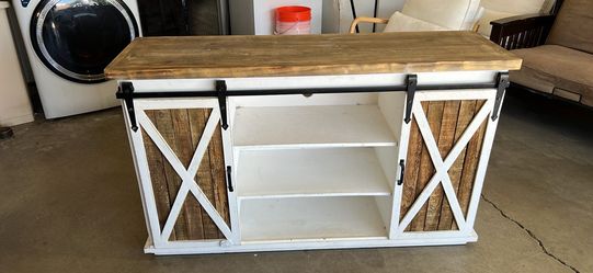 Farmhouse Barn Door TV Stand