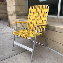 Awesome Vintage Lawn Chair