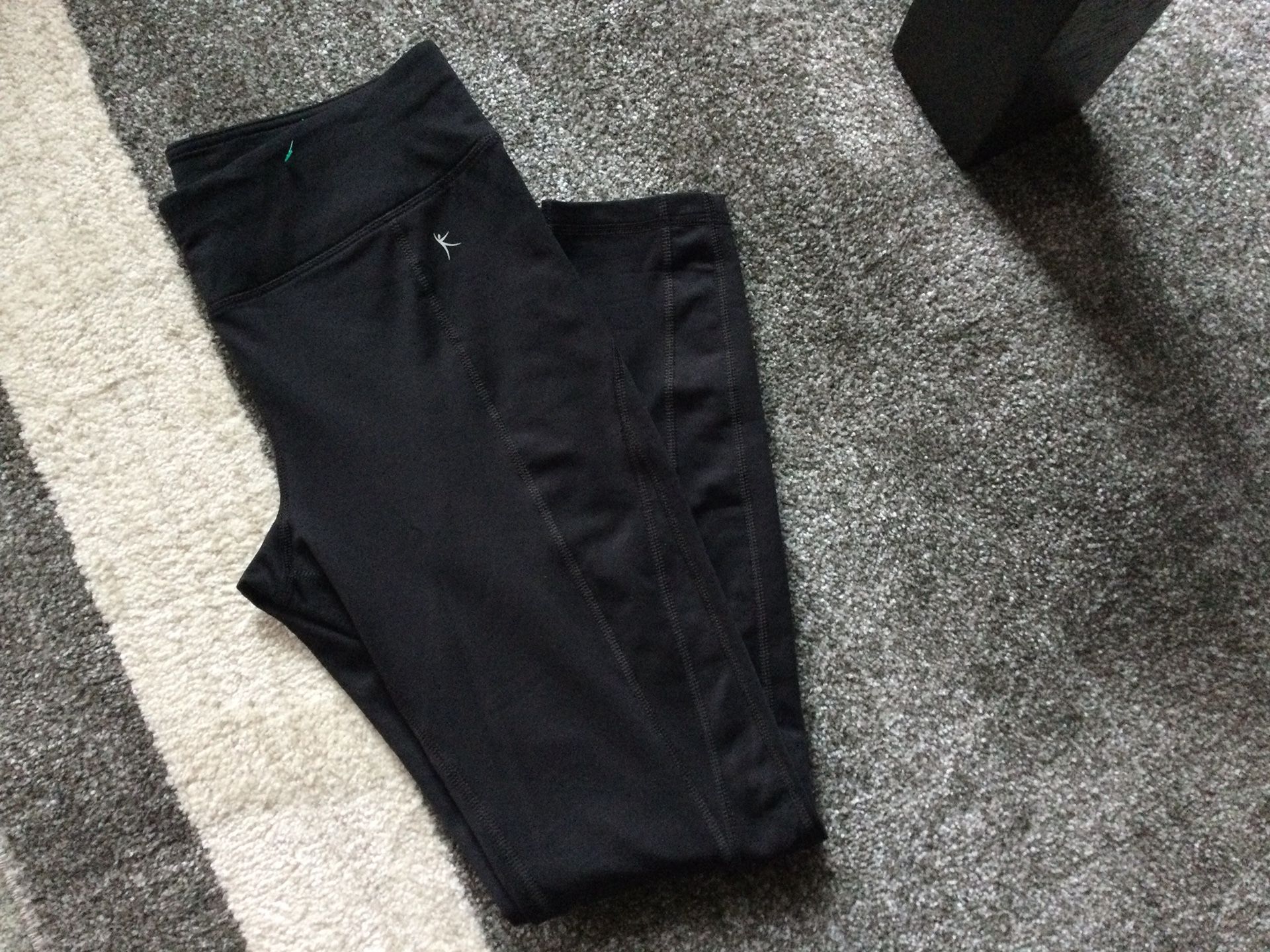 DANSKIN NOW WOMENS BLACK SIZE 4 6 ATHLETIC LEGGINGS JOGGER PANTS JOGGERS WITH COMPRESSION JUNIORS