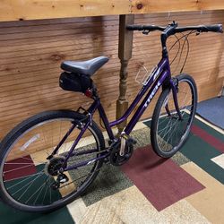 Trek Verve 2 Women’ Bike  Hybrid 28” Wheels  Purple 